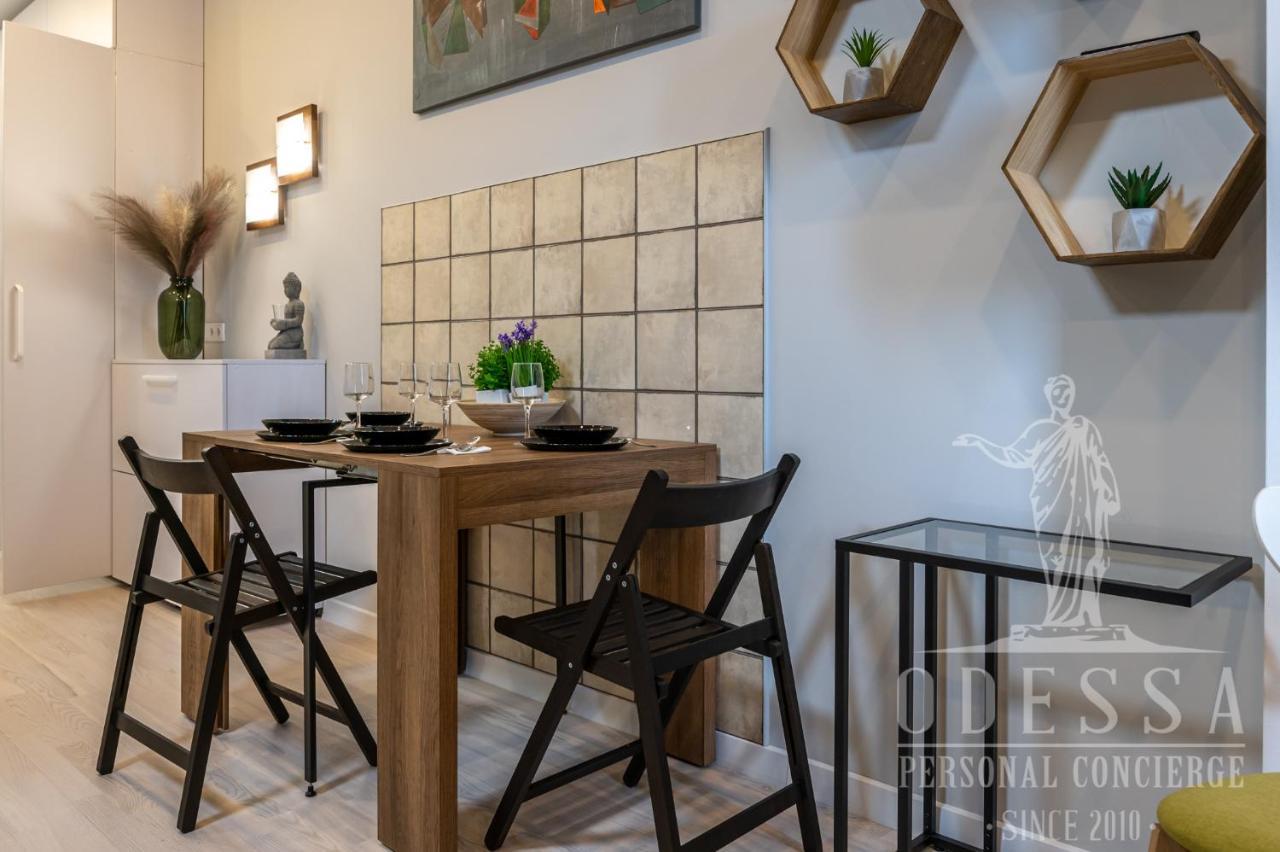 City Center New House Одесса Экстерьер фото