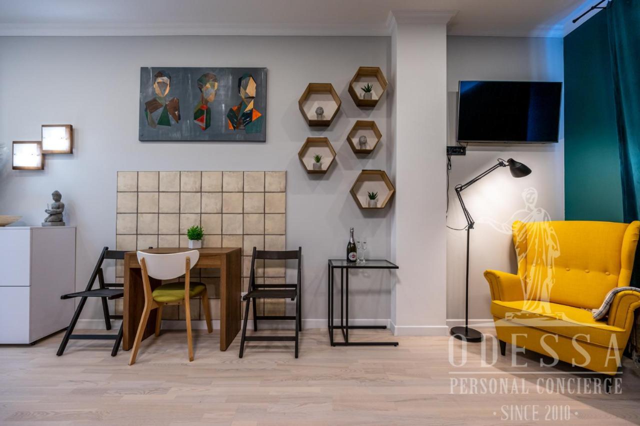 City Center New House Одесса Экстерьер фото